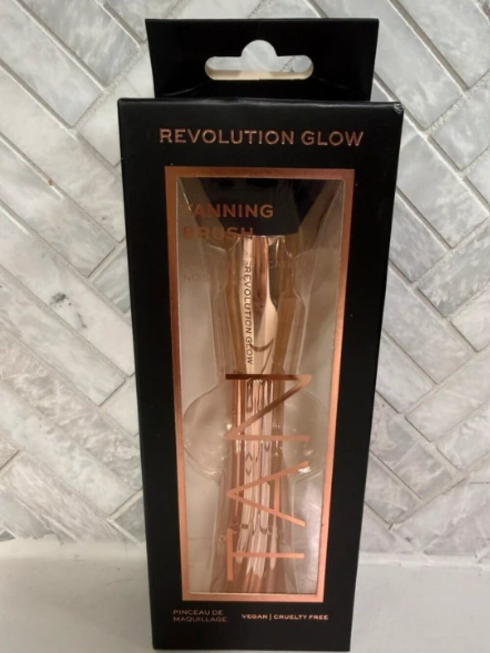 New in box Revolution Glow Tanning Brush